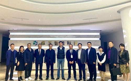 Leaders of Hubei Province and leaders of provincial foreign chambers of commerce visited Joyu Intelligence for research and guidance