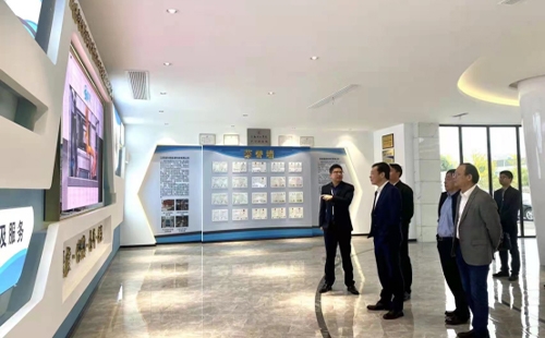 City leaders and their party visited Zhuoyu Intelligent Group for research